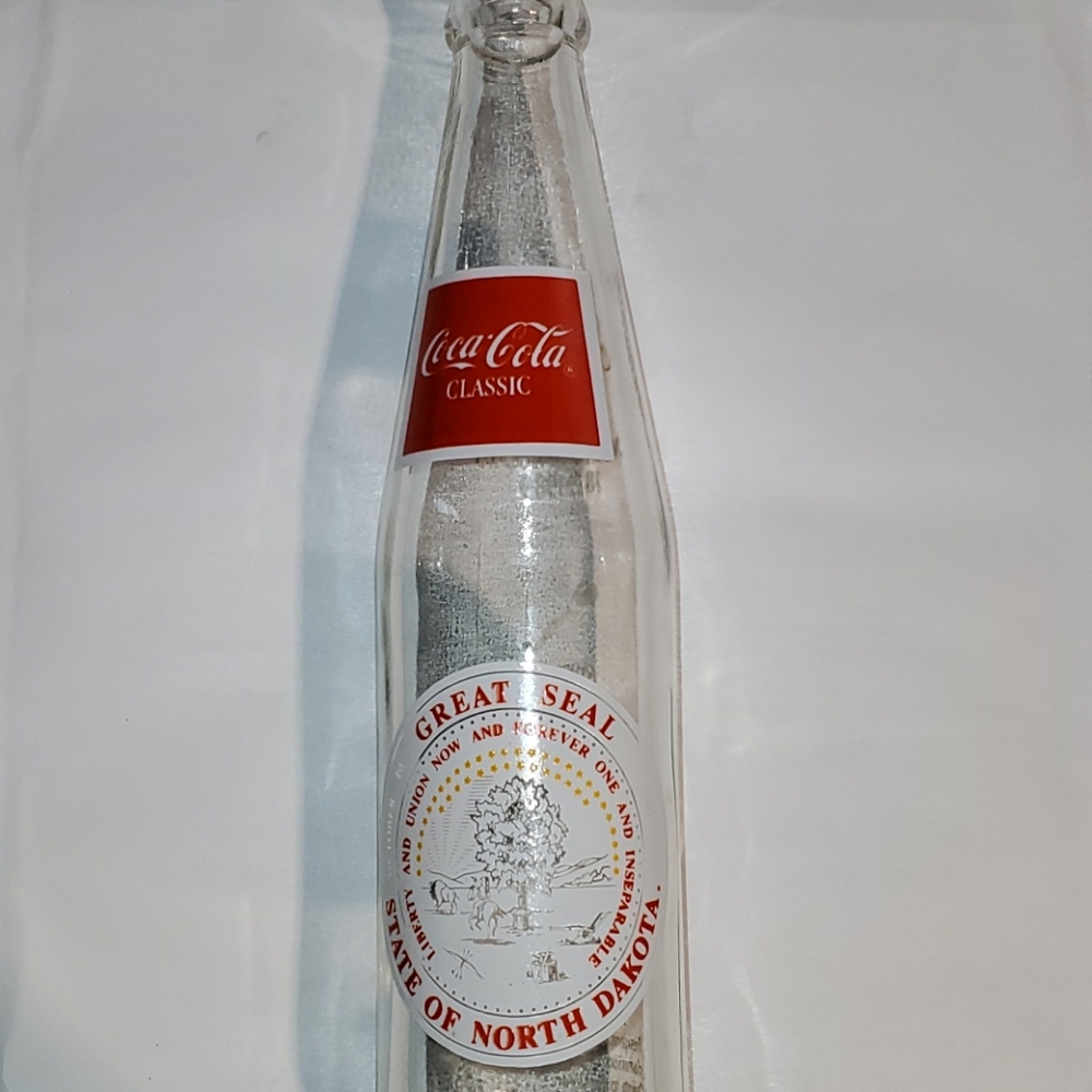 Vintage Collectible Coca-Cola 10 oz bottle North‎ Dakota centennial 1989